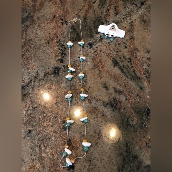 LONG shell and bead necklace and earrings set - Picture 3 of 3